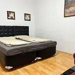Cozy 2Br Apt- Near Danube River